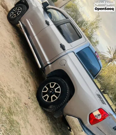 Toyota Tundra SR5 4