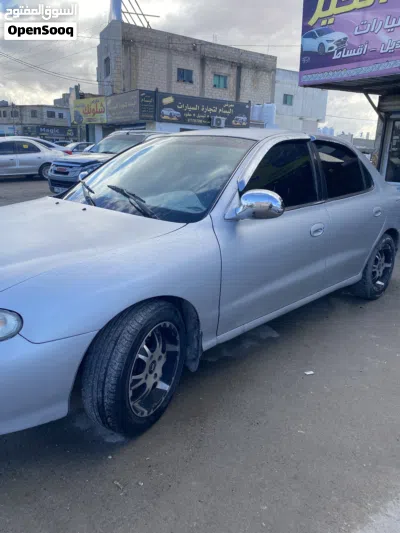Hyundai Avante Standard 3