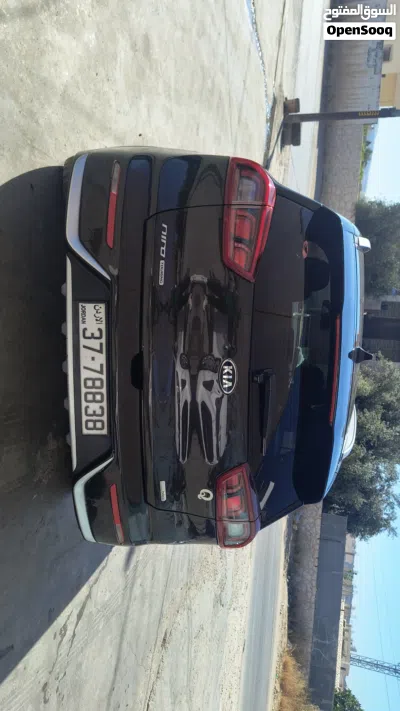 Kia Niro EX Touring 4