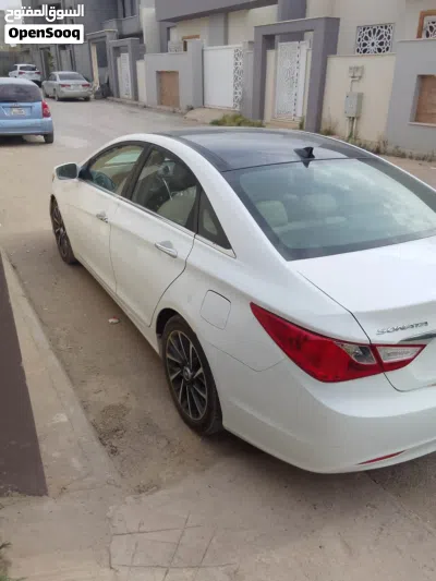 Hyundai Sonata SE 2