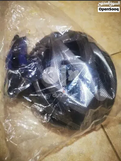للبيع أو البدل خوذة وقفازات غير مستخدم 3