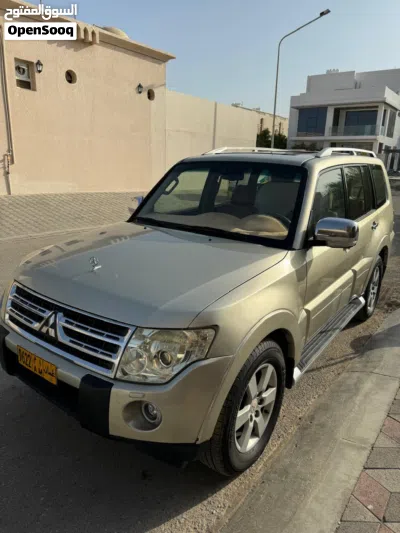 Mitsubishi Pajero GLS 2