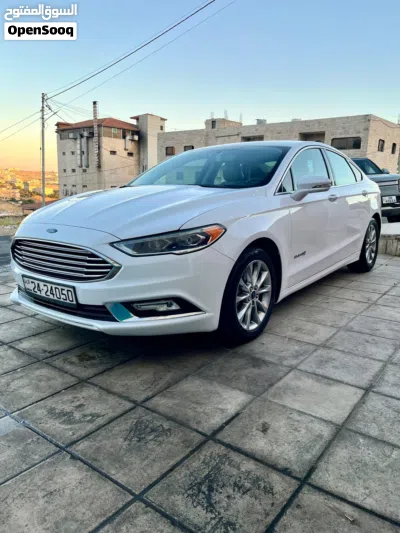 Ford Fusion SE 2