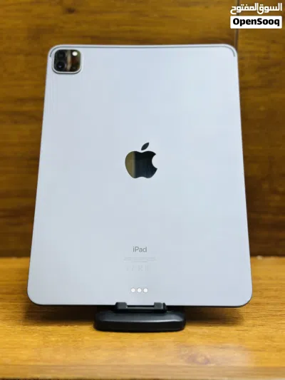 iPad Pro (11-inch) 2nd generation 256GB condition 10/10 one month shop warranty. 4