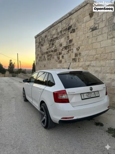 سكودا رابيد Standard 2