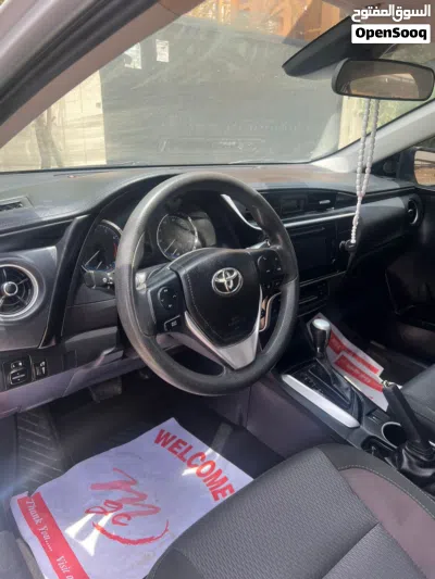 Toyota Corolla LE 4