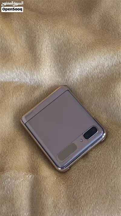 Samsung Galaxy Z Flip – Excellent Condition 4
