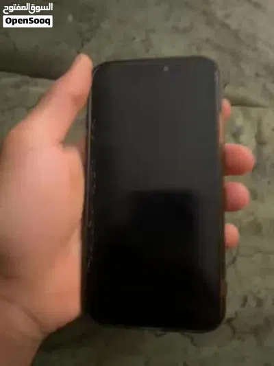 ايفون 11 بقطعه 4