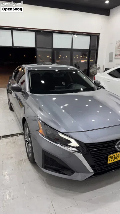 Nissan Altima SV 2