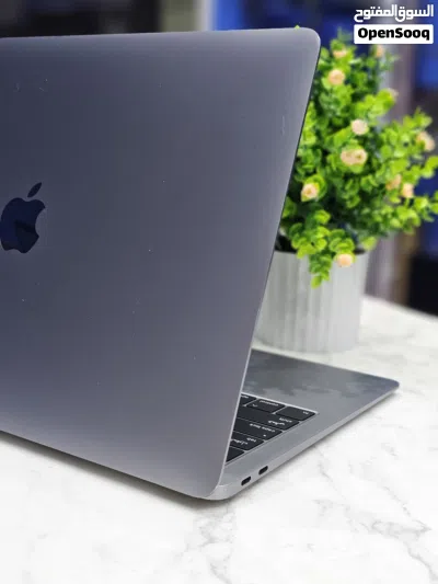 MACBOOK AIR A1932 2018 MODEL INTEL CORE I5 PROCESSOR 8GB RAM 250GB SSD 13.3INCH DISPLAY SIZE 4