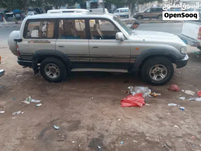 Toyota Land Cruiser GXR 4