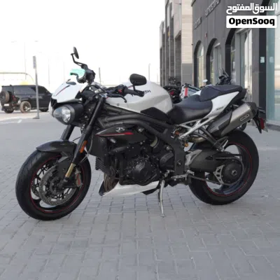 Triumph Speed Triple R 3