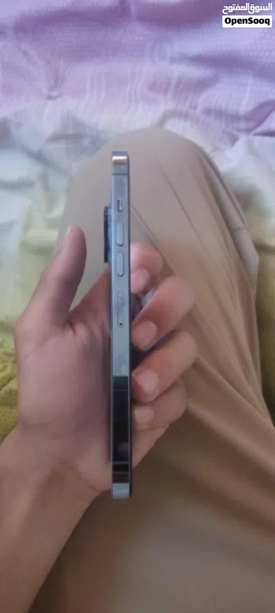 آيفون 13 برو ماكس أزرق مستعمل بحالة ممتازة بسعة 256 جيجابايت مع ملحقات 4