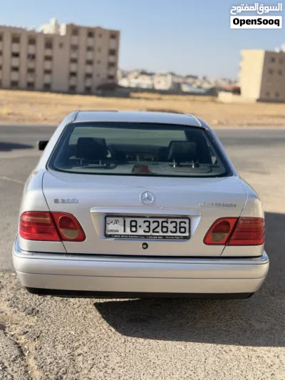 Mercedes Benz E-Class E 200 4