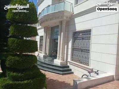 الظهير فيلا مستقله فخمه جدا فن معماري عاليه ومطله اجمل موقع مكون من اكثر من سكنه 3
