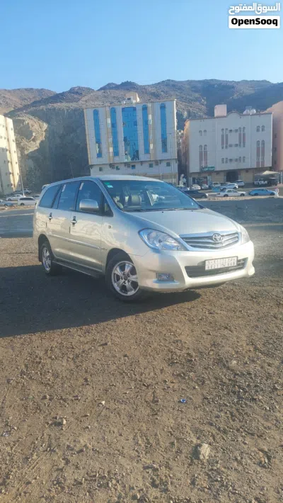 Toyota Innova G 3