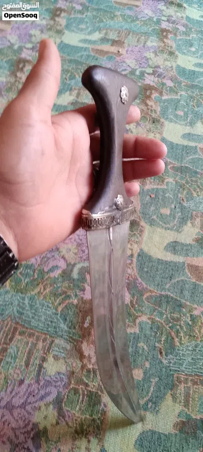 جنبيه عزيري قديمه بسعر بلاش 15الف ريال يمني 3