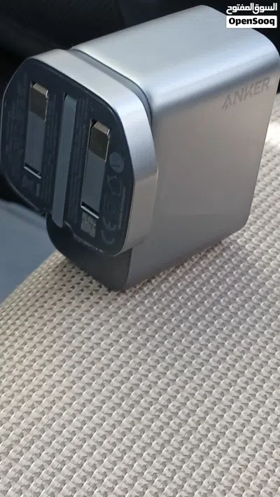 شاحن جداري انكر 3