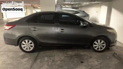 Toyota Yaris SE 4