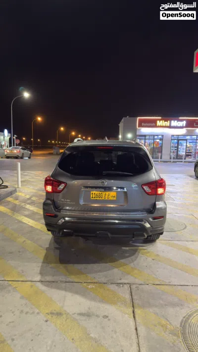 Nissan Pathfinder SV 4