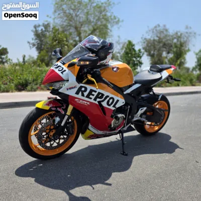 Honda CBR1000RR 2