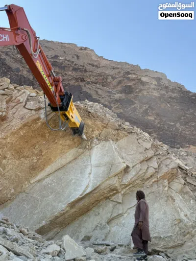 للإيجار حفار 2025 هيتاشي220 2