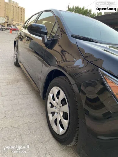 Toyota Corolla LE 2