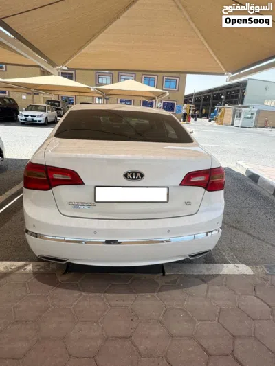 كيا كادينزا Premium 2