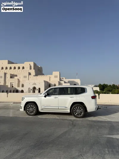 تويوتا لاند كروزر VXR 4