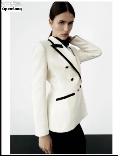جاكيت أوف وايت بتفاصيل شمواه سوداء Zara original 4