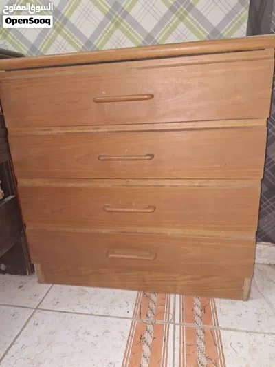 Shelving table طاوله رفوف 3