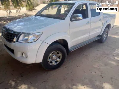 Toyota Hilux SR5 2