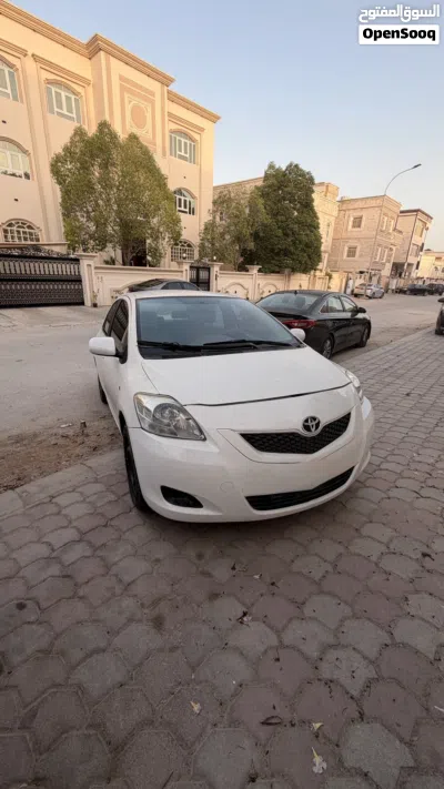 Toyota Yaris Basic 3