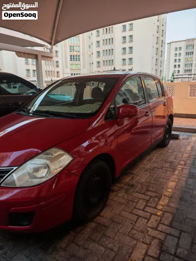 Nissan Tiida 4