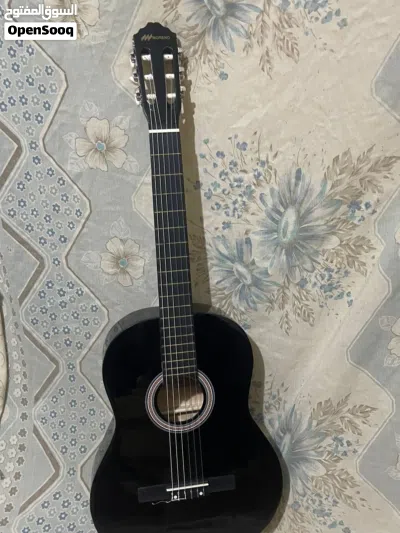 جيتار كلاسيك خشبي أسود + شنطة واكسسوارات 2
