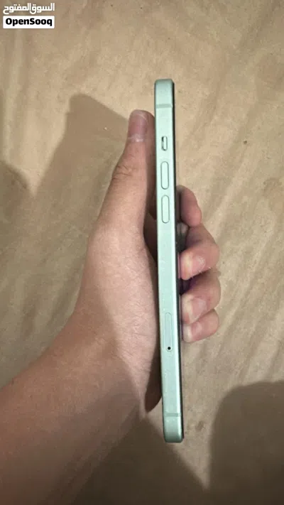 للبيع آيفون 15 بلس 4