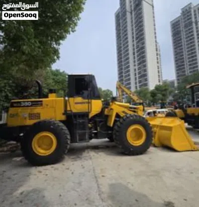Komatsu WA380 Loader 3