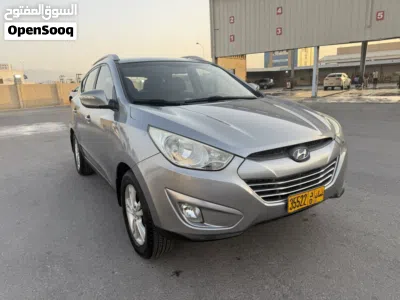 Hyundai Tucson GL Plus 4