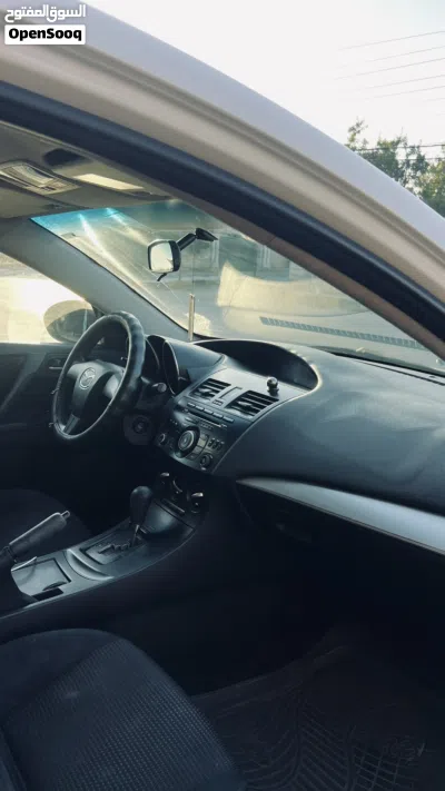 Mazda 3 Standard 3
