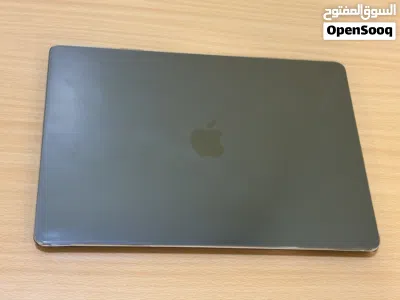 Macbook air- M3-15 inch- 5 month warranty- 512 GB- 16 Ram 3