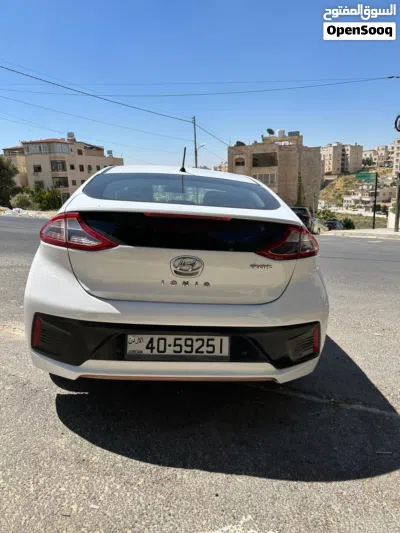 Hyundai Ioniq Standard 3