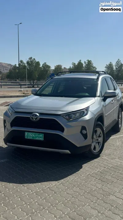 Toyota RAV 4 XLE 2