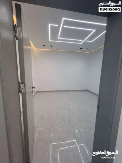 شقة جديدة للايجار في السراج 2