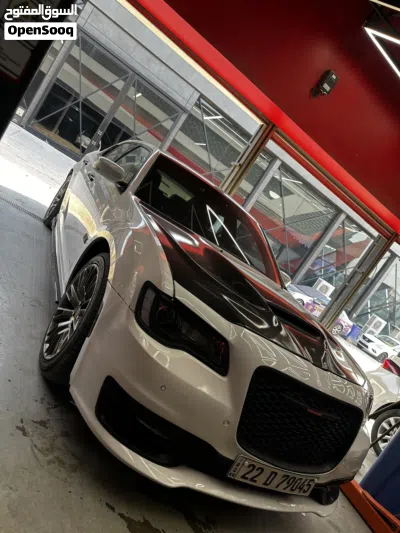 Chrysler 300 300S v8 3