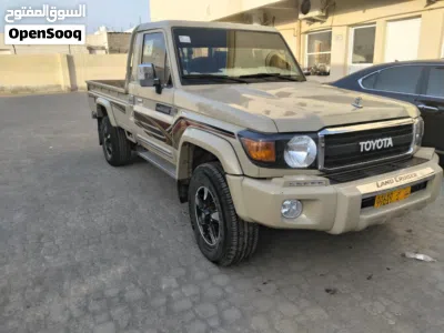 Toyota Land Cruiser Base 4