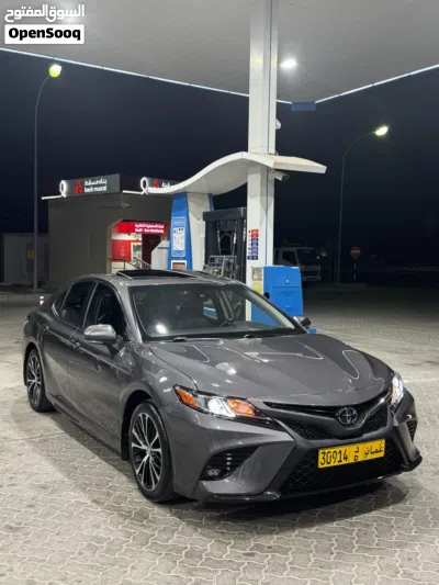 Toyota Camry SE 2