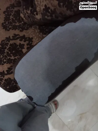 طقم كنب مستعمل خشب زان ماركة أمريكية 7 مقاعد ضهر والجوانب جلد بحاجة فقط الا تنجيد (خشب بحالة ممتازة) 4