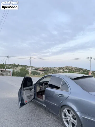 Mercedes Benz E-Class E 200 2