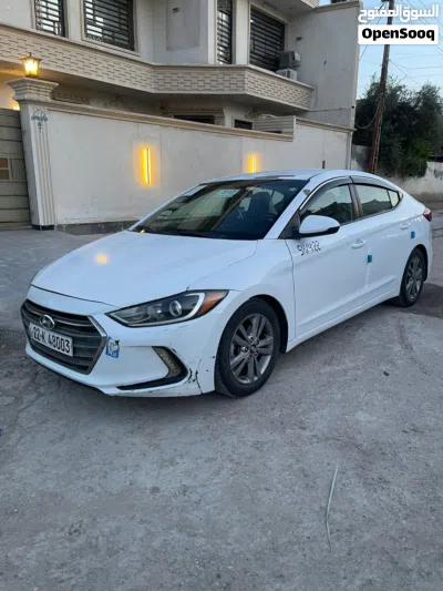 Hyundai Elantra Standard 2