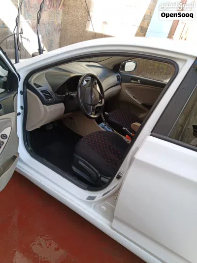 Hyundai Accent Standard 4